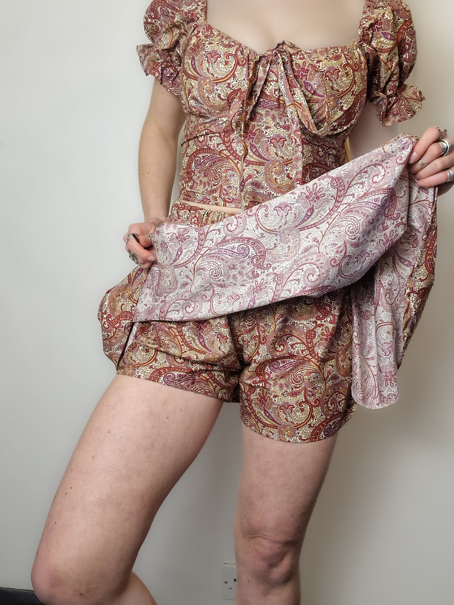 Skort!