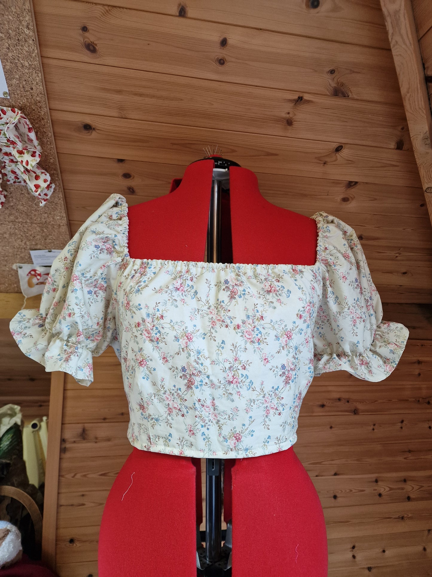 Classic Blouse with short sleeves (UK 16-20)