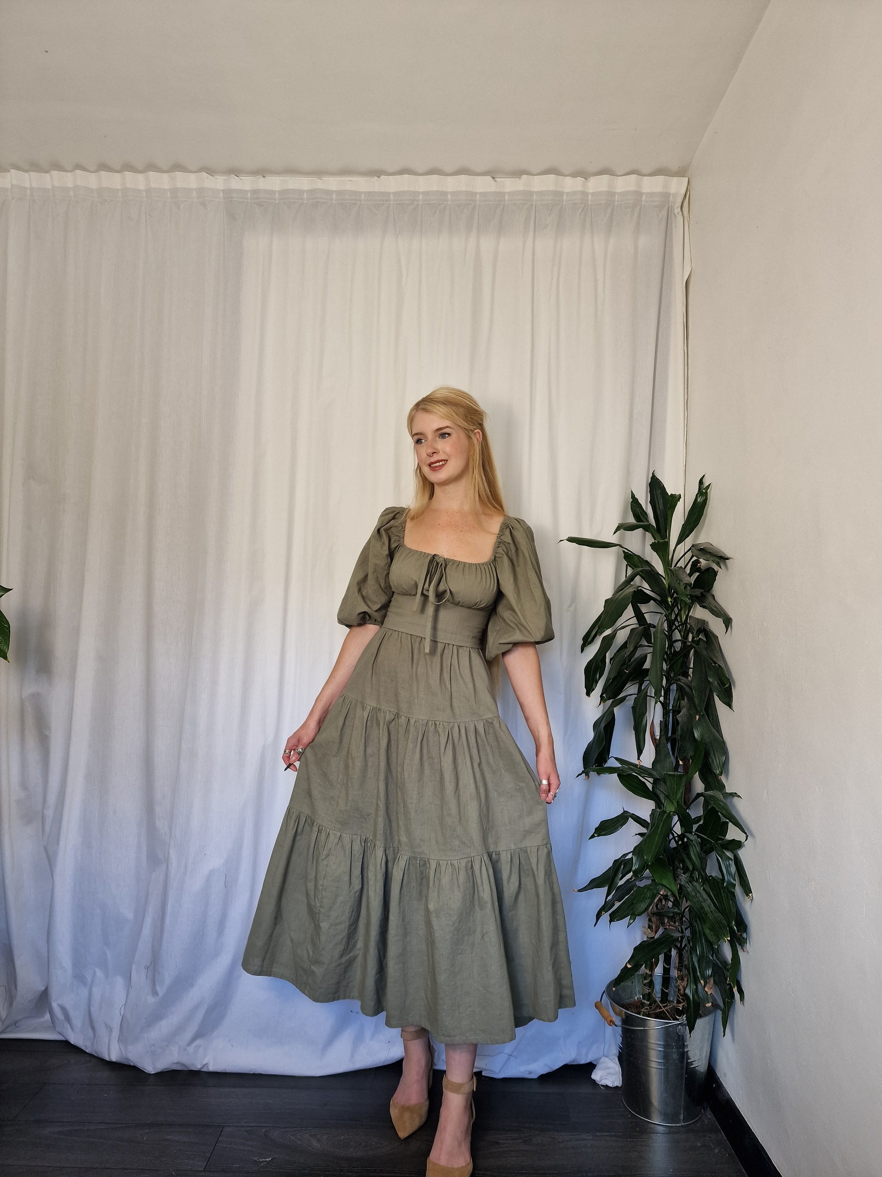 Sage two piece set UK 6-8