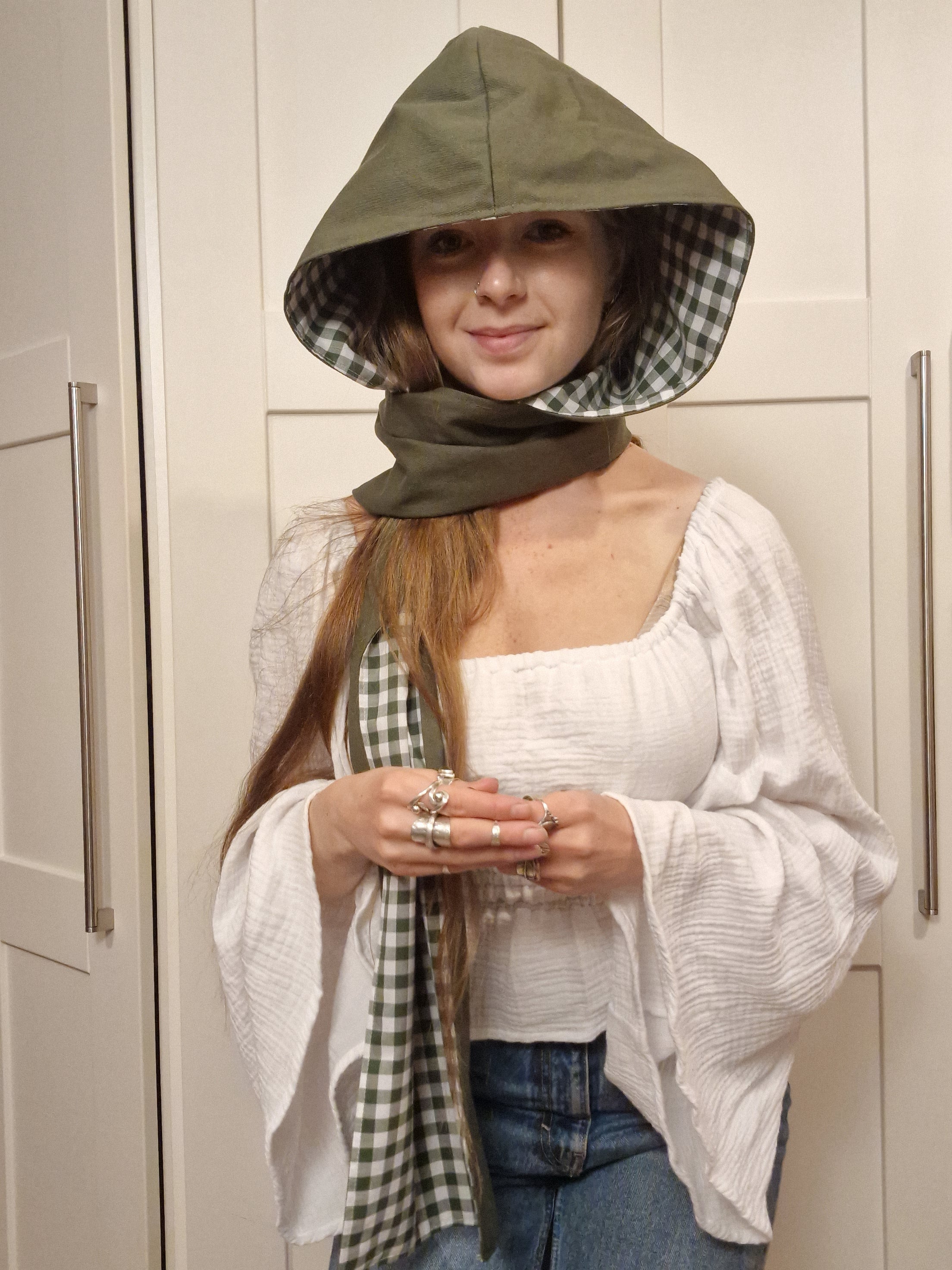 Reversible hood scarf