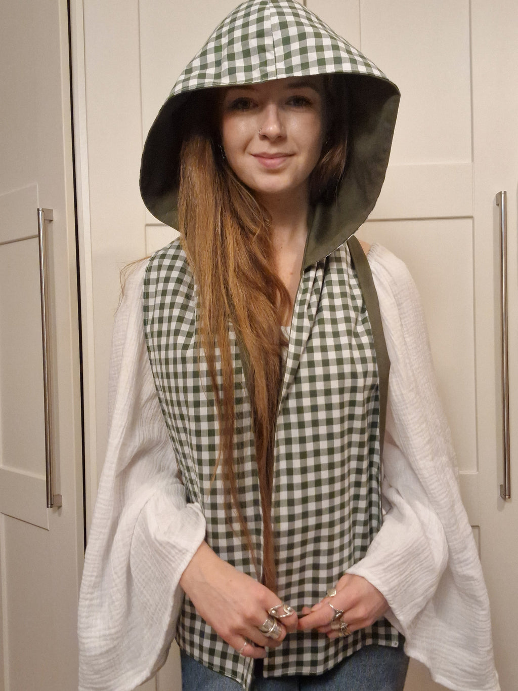 Reversible hood scarf