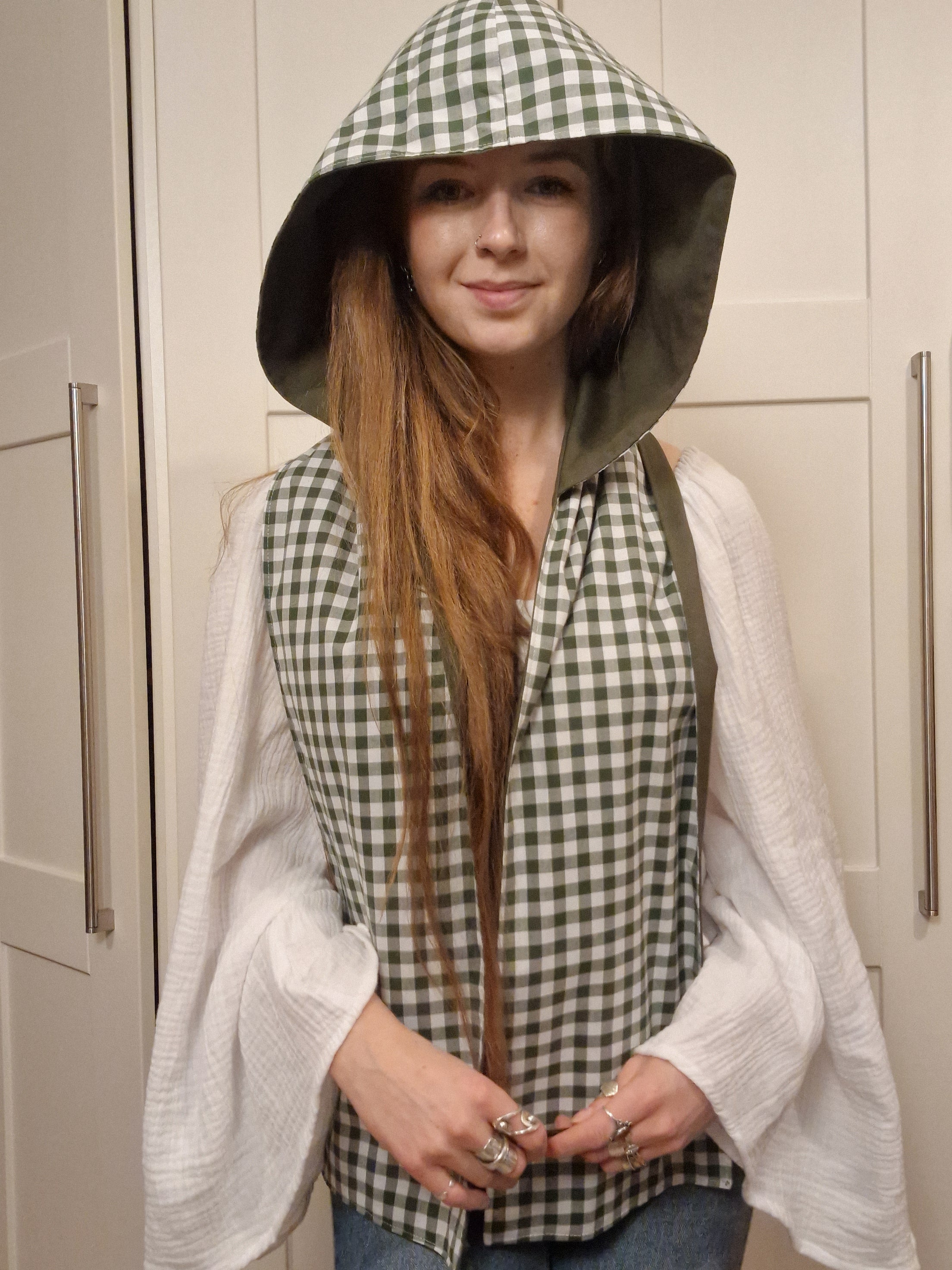 Reversible hood scarf