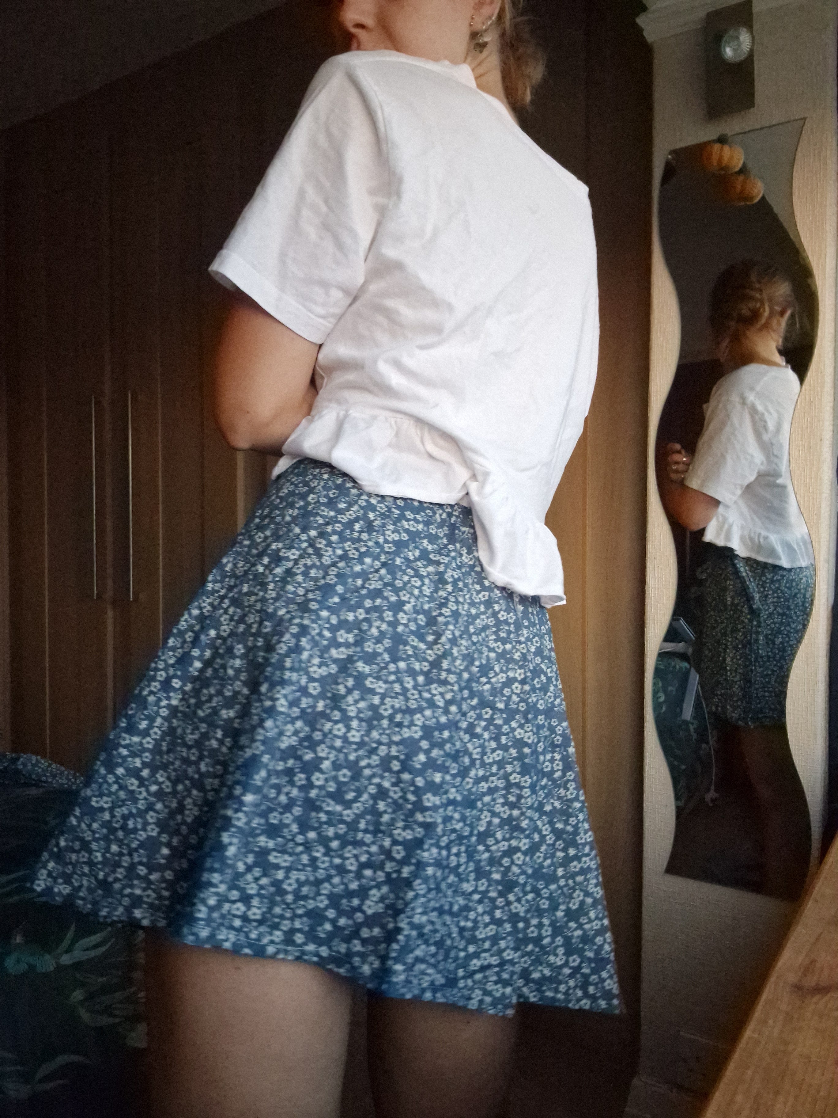 Wrap skirt (recommend 24-28" waist but could fit larger with a smaller overlap)