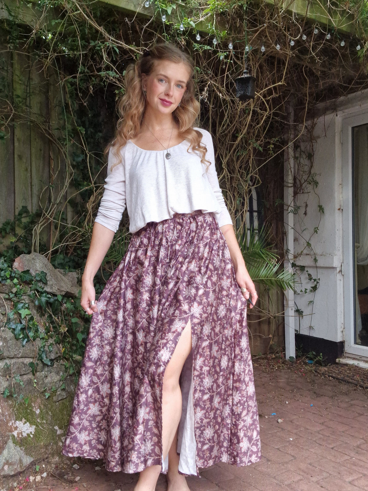 Slit Skirt (Customisable)