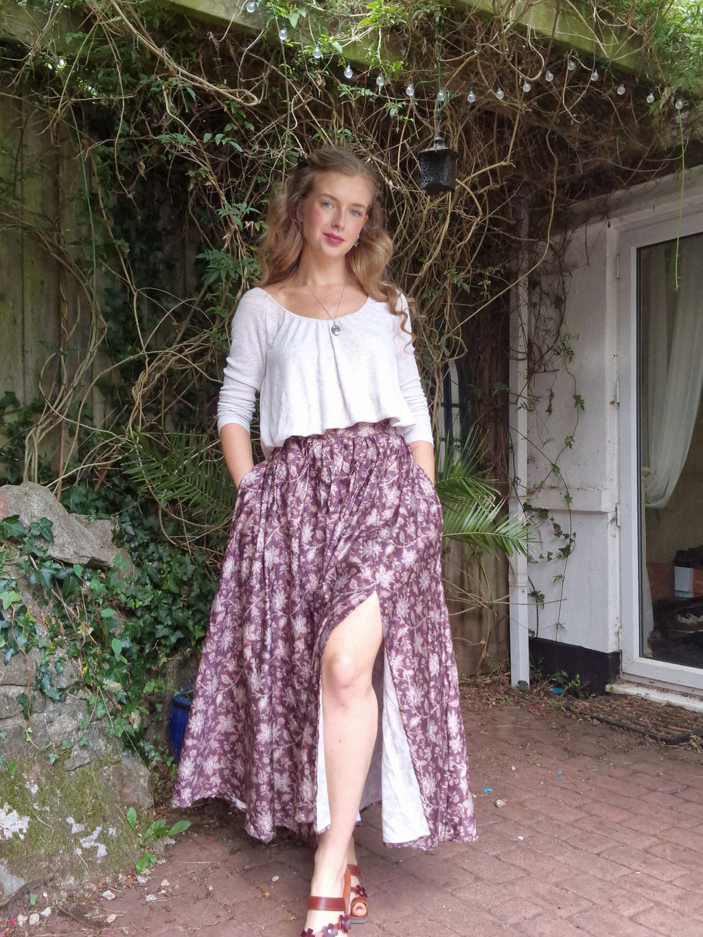 Slit Skirt (Customisable)