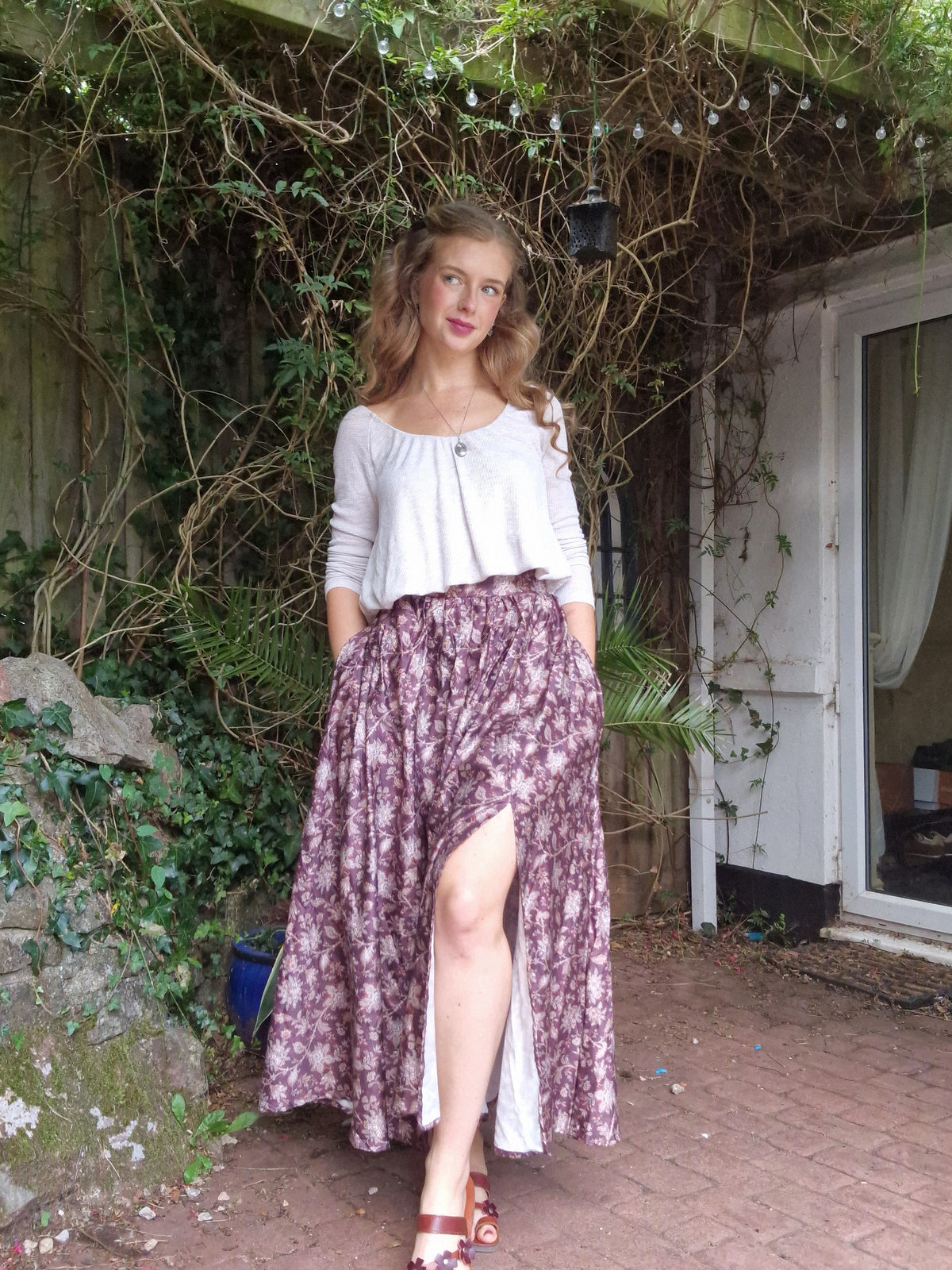 Slit Skirt (Customisable)