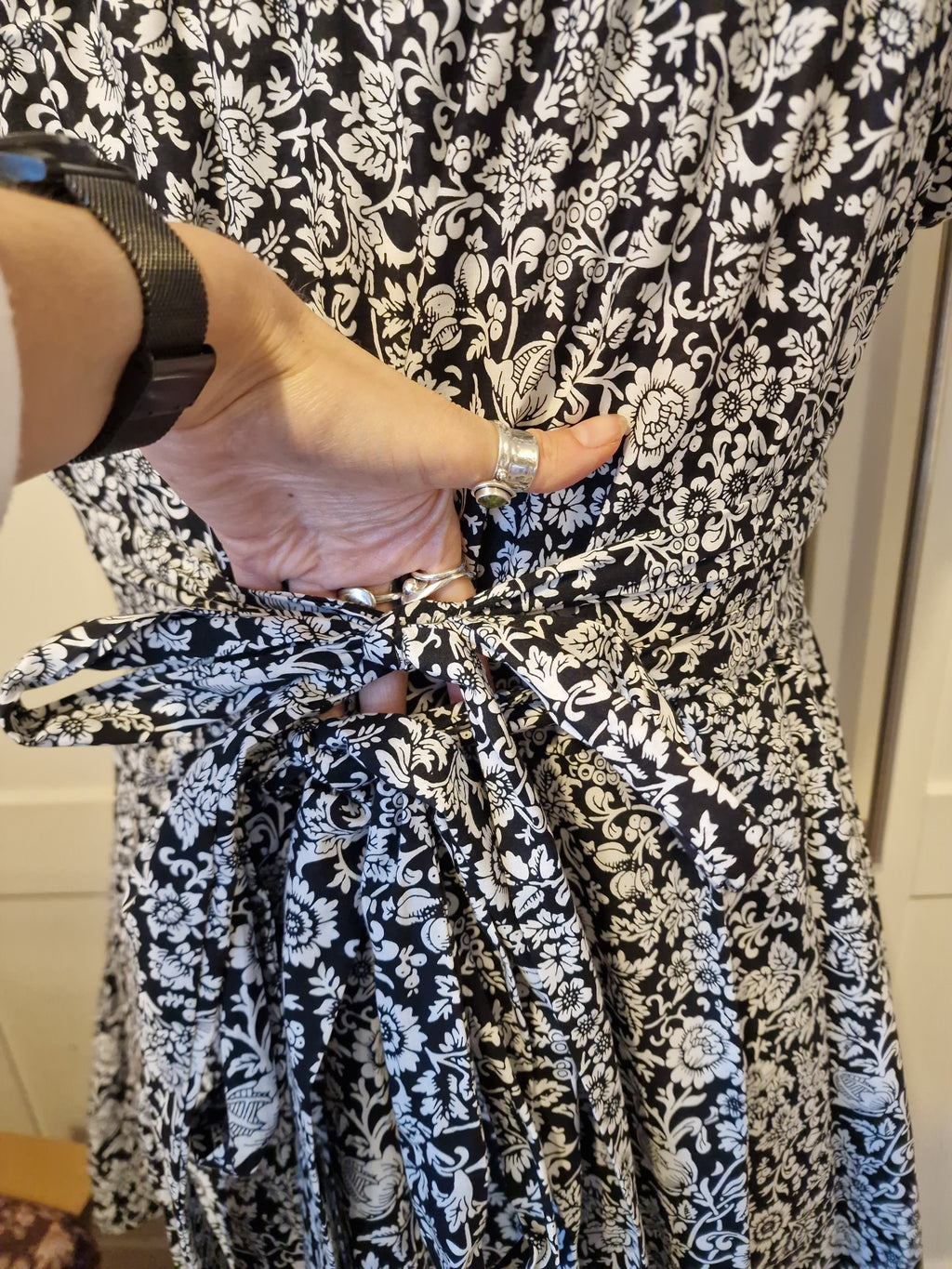 Black swirl milkmaid UK 14