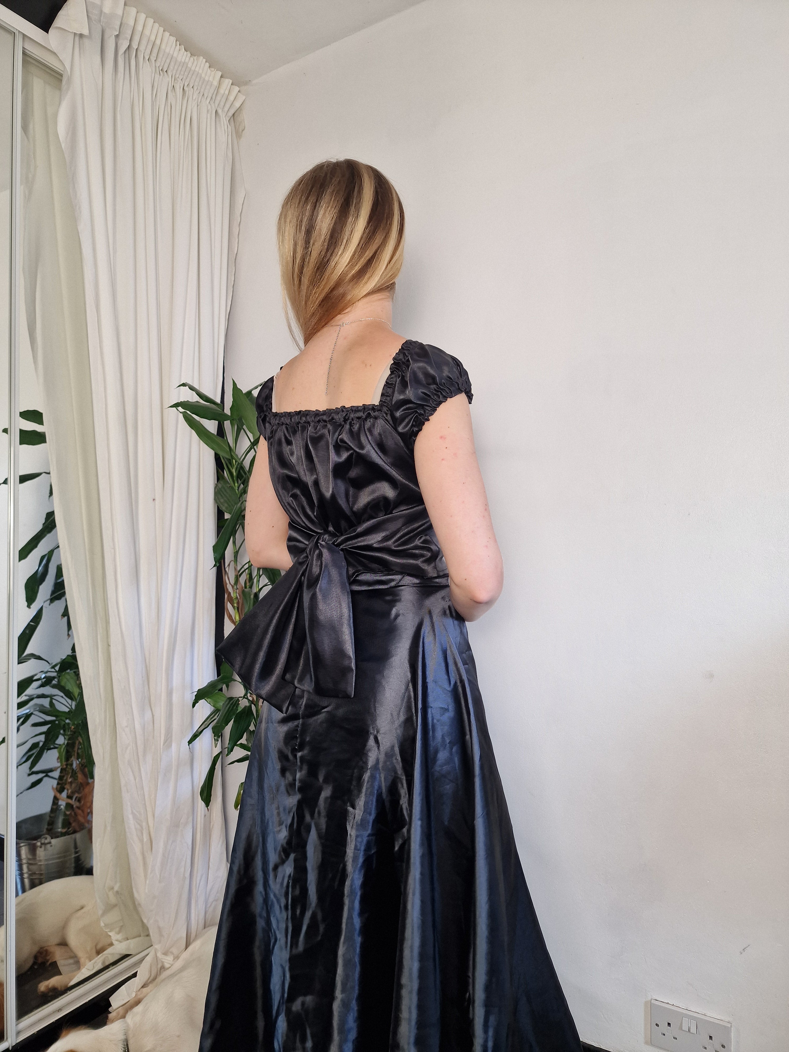Black satin sweetheart blouse (sample UK 6/8)