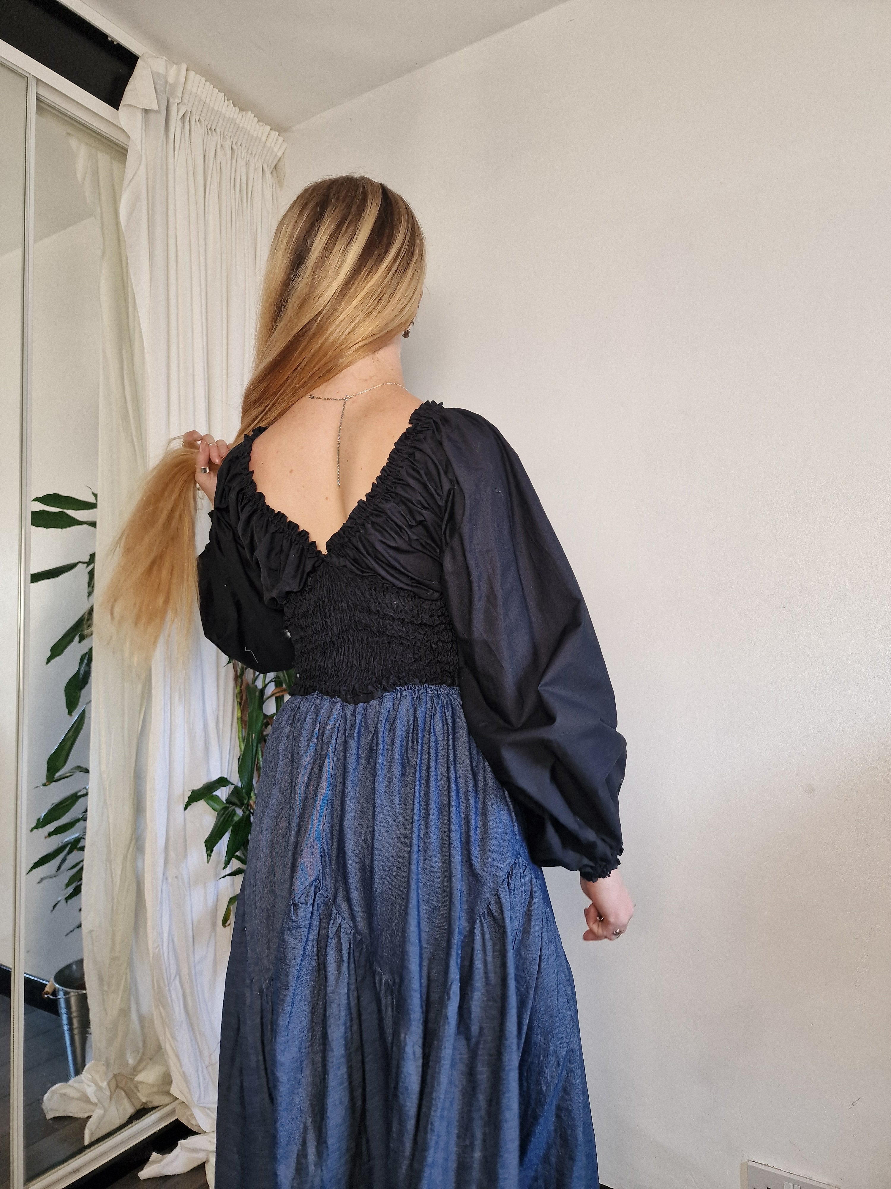 V-neck black blouse (sample UK 6/8)
