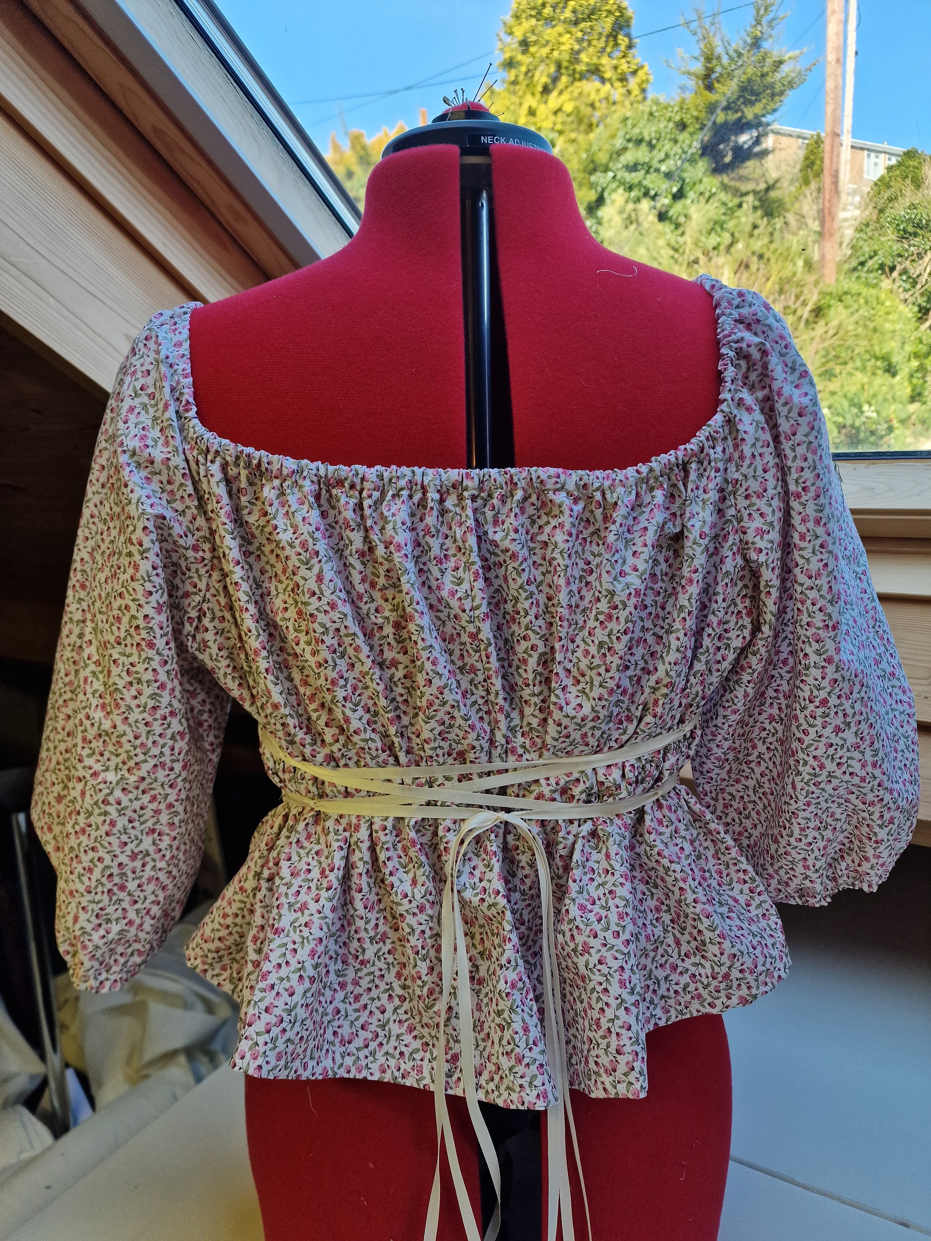 Milkmaid blouse - ditsy fabric - UK 18/20