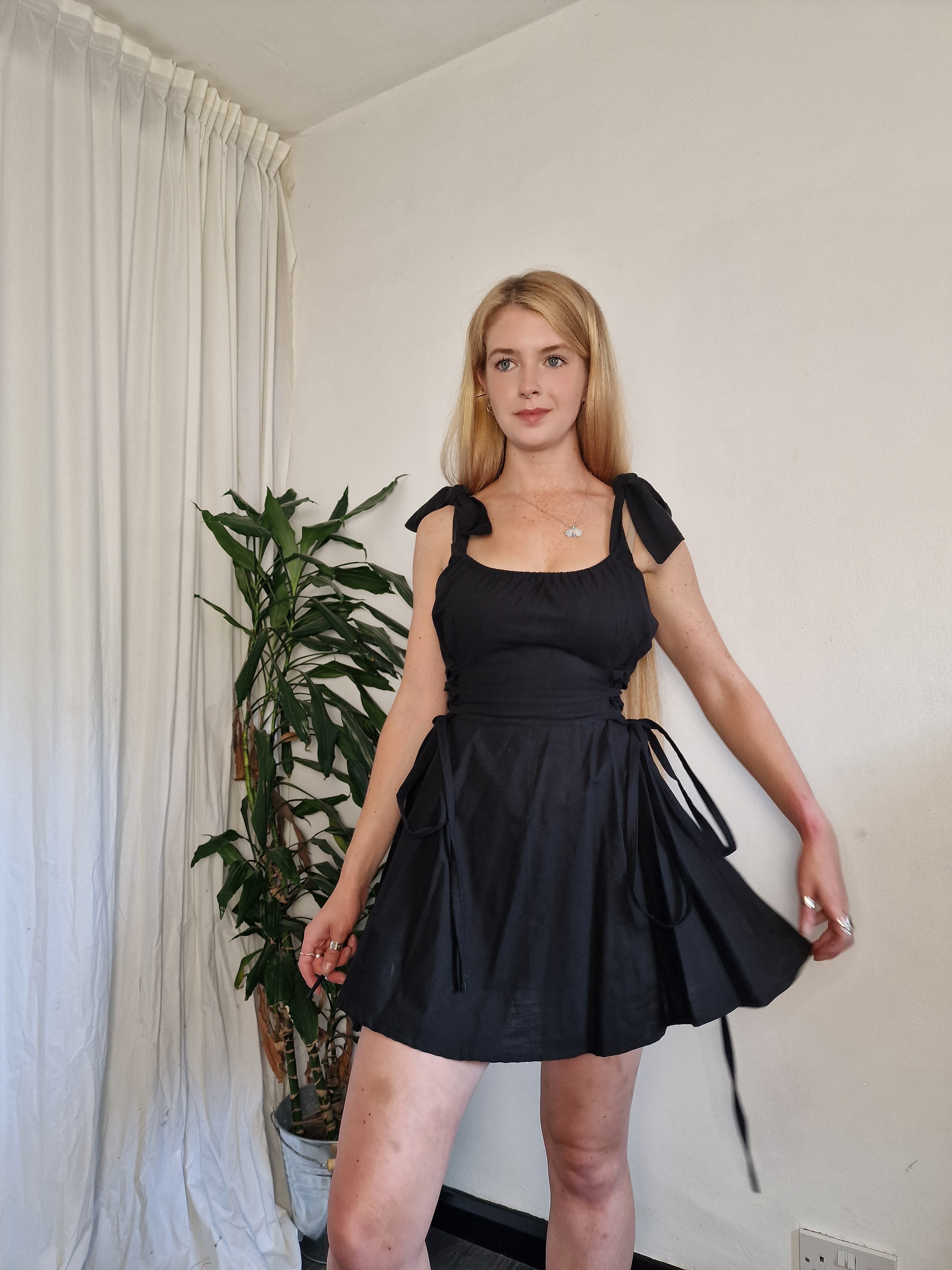 Black mini dress (sample UK 6/8)